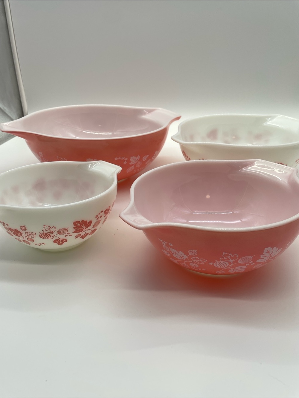 Vintage Pyrex Pink Gooseberry Cinderella Mixing Bowl Set 441 442 443 444 - Picture 5 of 13